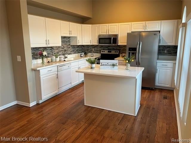 924 Sandalwood Dr - Photo 4 of 24