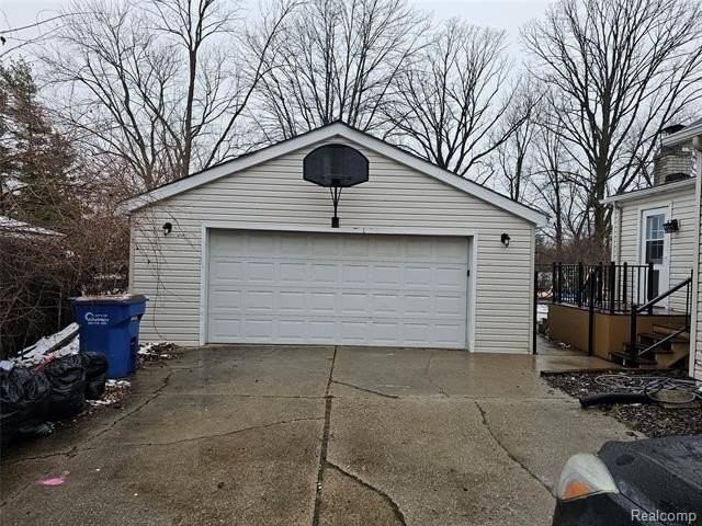 27519 Gilbert Dr - Photo 2 of 18