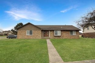 37802 Bloomfield Dr - Photo 1 of 1