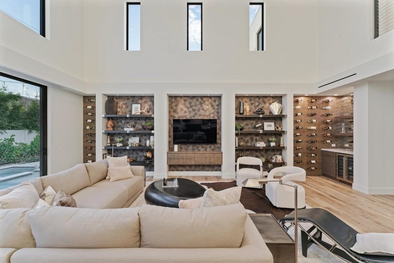 214 28th St - Photo 7 of 50