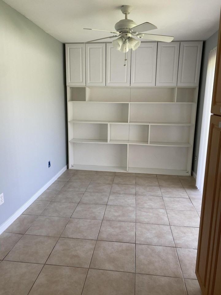 2289 Se Baron St - Photo 4 of 9