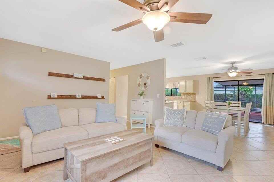 1258 Se Rickenbacker Ter - Photo 3 of 29