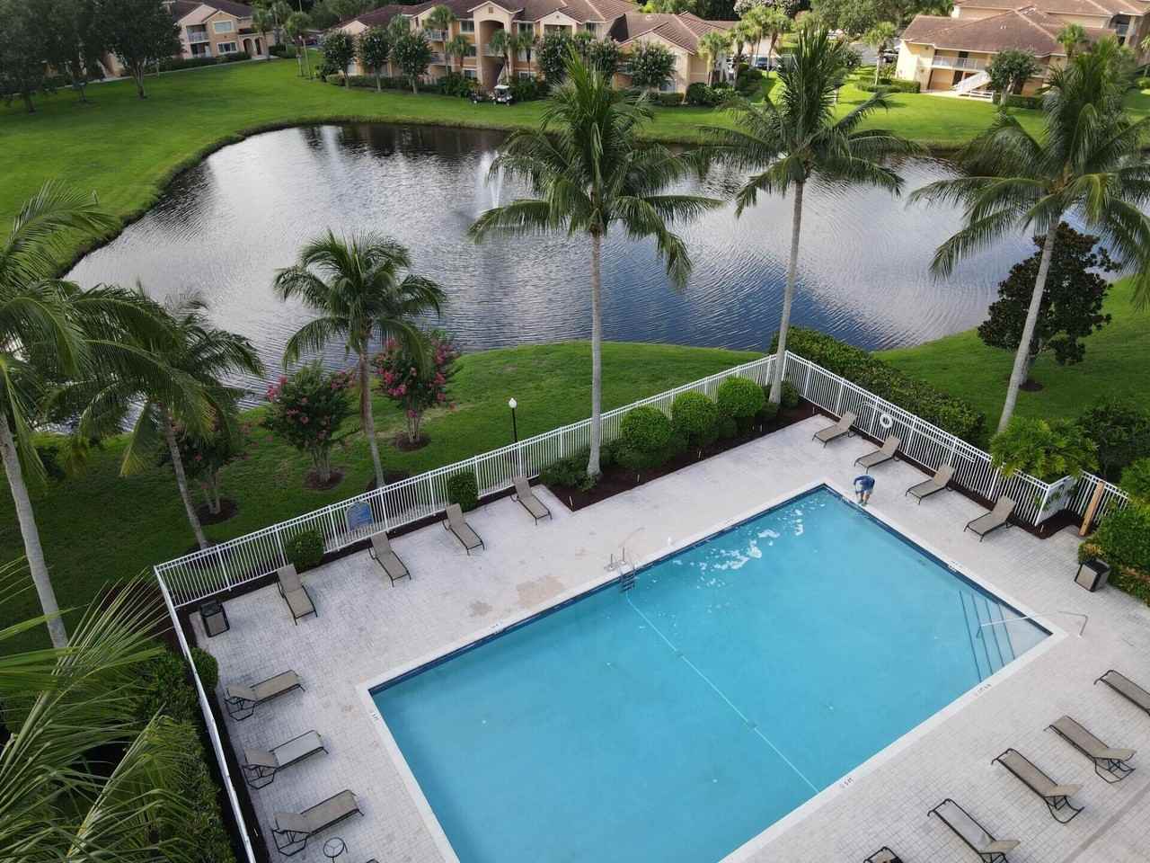 231 Sw Palm Dr #103 - Photo 2 of 34