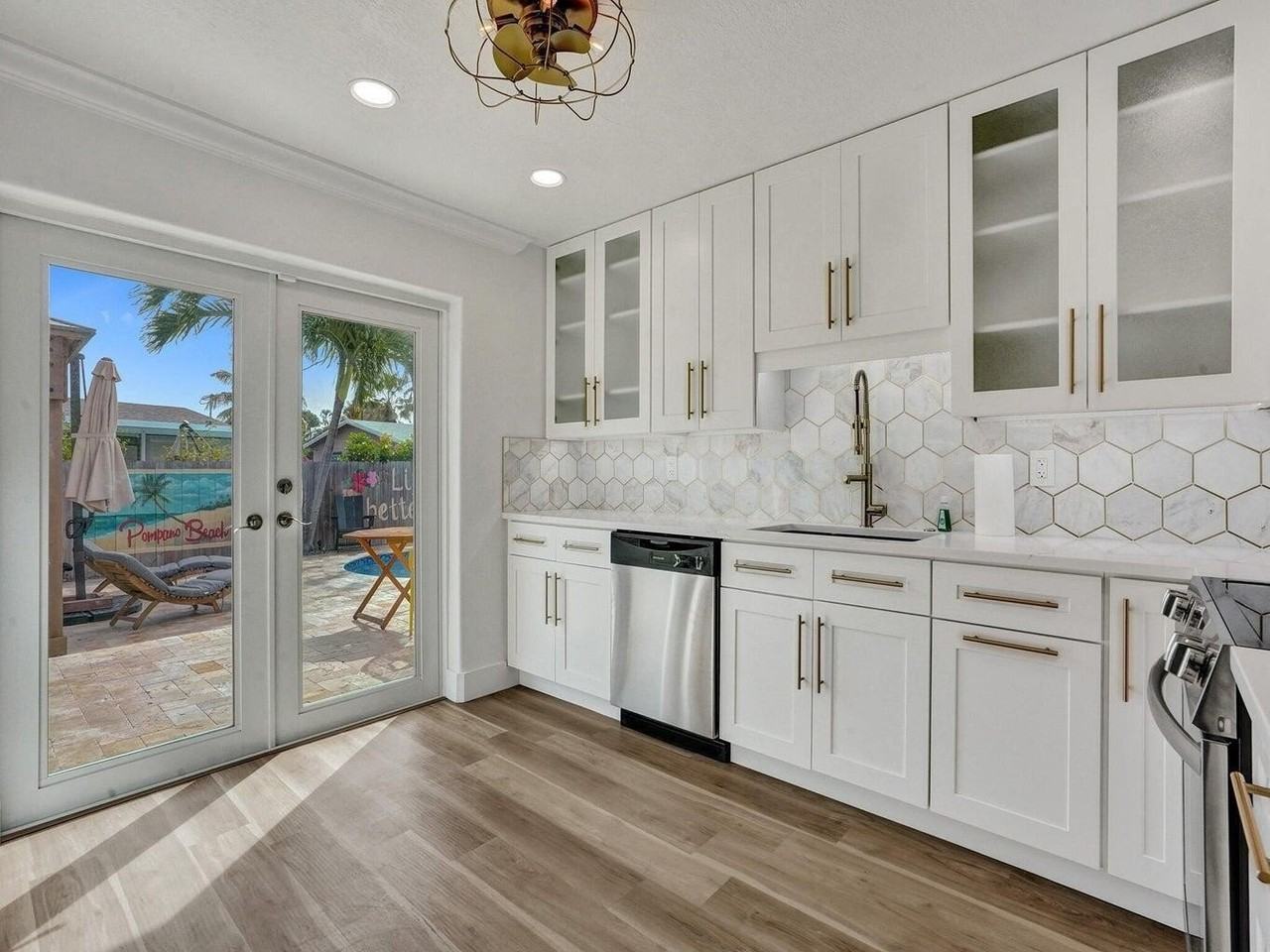 2750 Ne 10th Ave - Photo 7 of 49