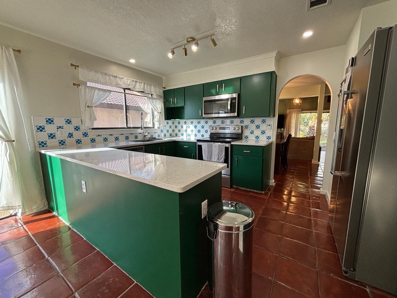 4024 Golfside Dr - Photo 5 of 18