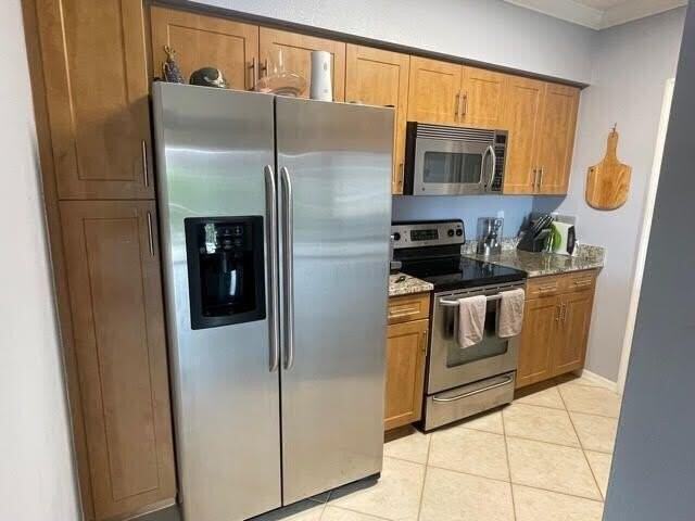 6530 Emerald Dunes Dr #303 - Photo 5 of 9