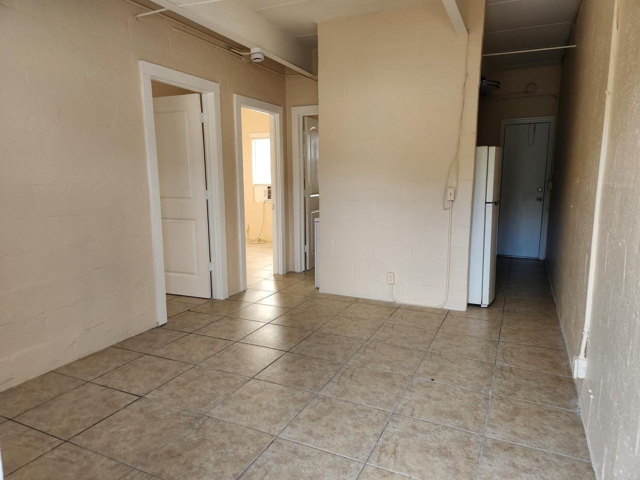 620 20th St #4 - Photo 3 of 9