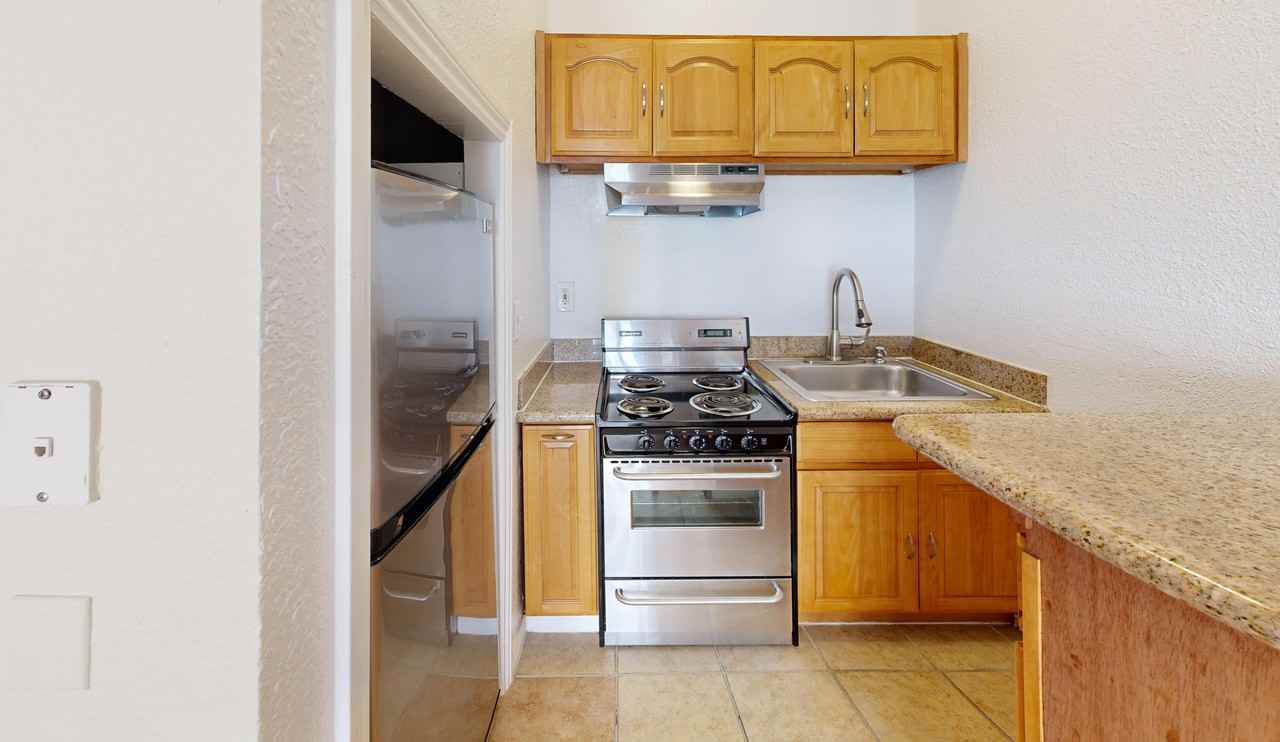 434 Leavenworth Street - Photo 3 of 32