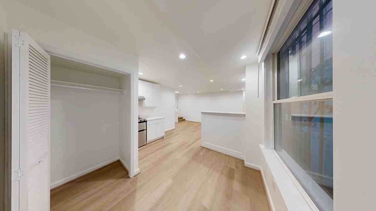 676 Geary Street - Photo 3 of 32