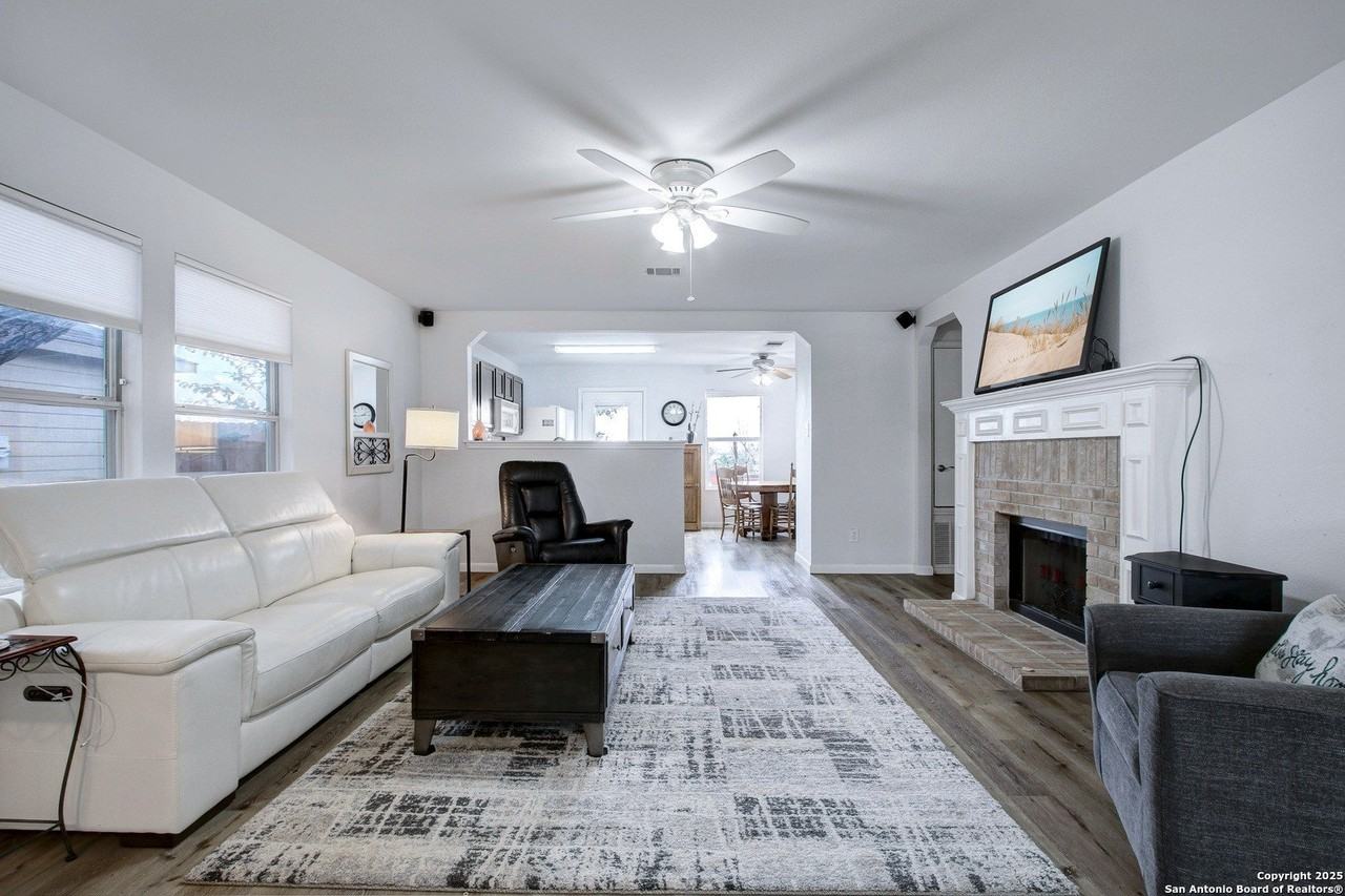 12622 Carriage Blvd - Photo 4 of 27