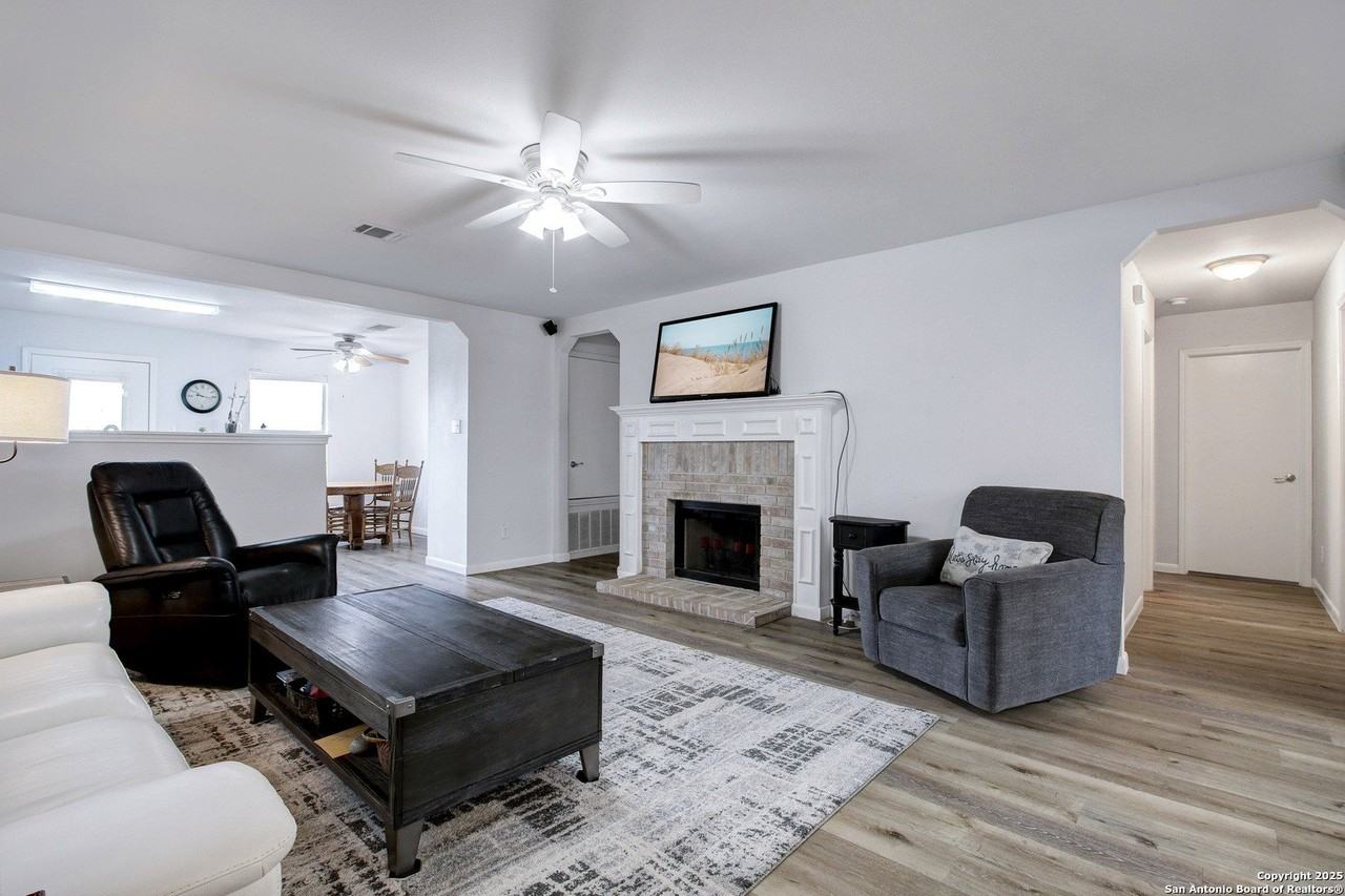 12622 Carriage Blvd - Photo 6 of 27