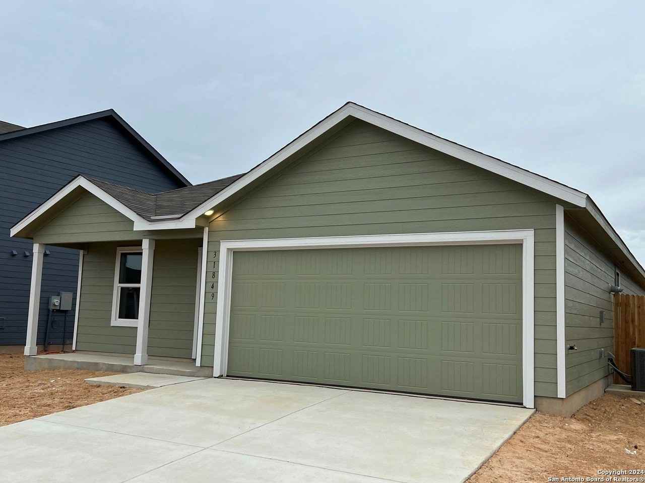 31849 Bluewood Vis - Photo 2 of 15