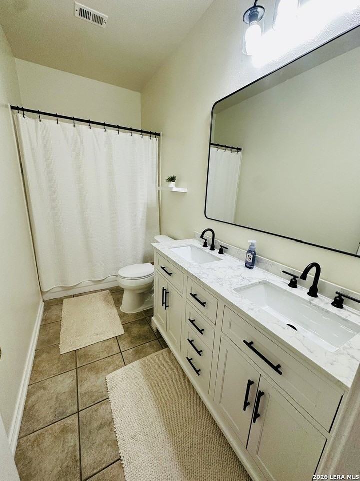 7714 Crown Mdws - Photo 5 of 8