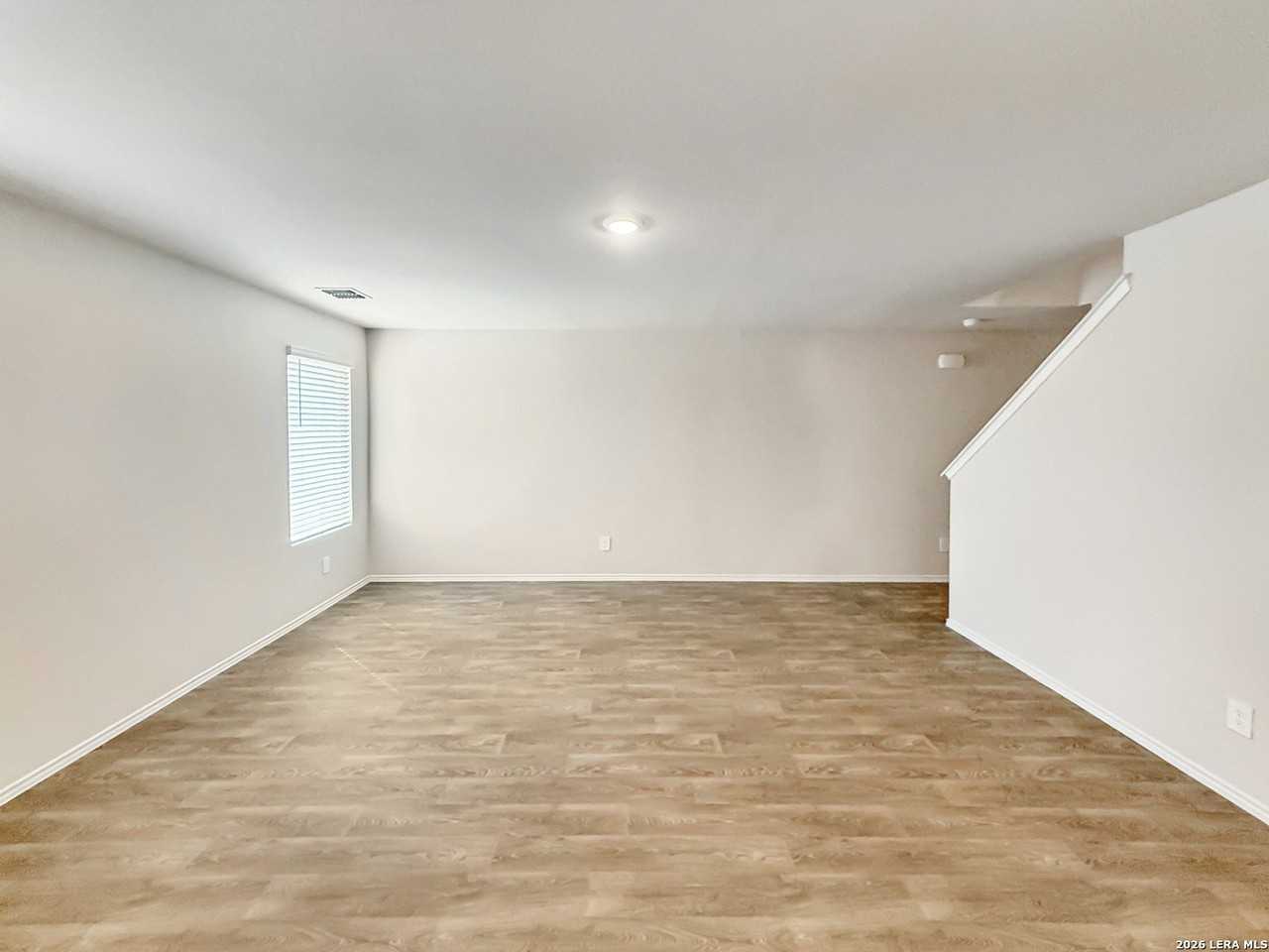 722 Jennifer Way - Photo 2 of 32