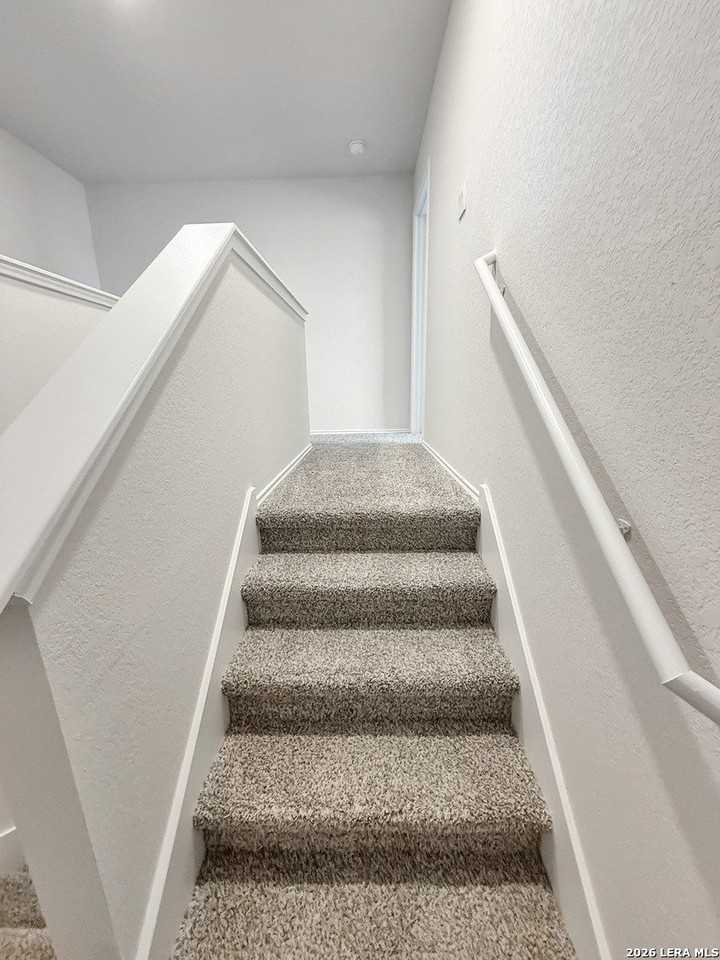 722 Jennifer Way - Photo 3 of 32