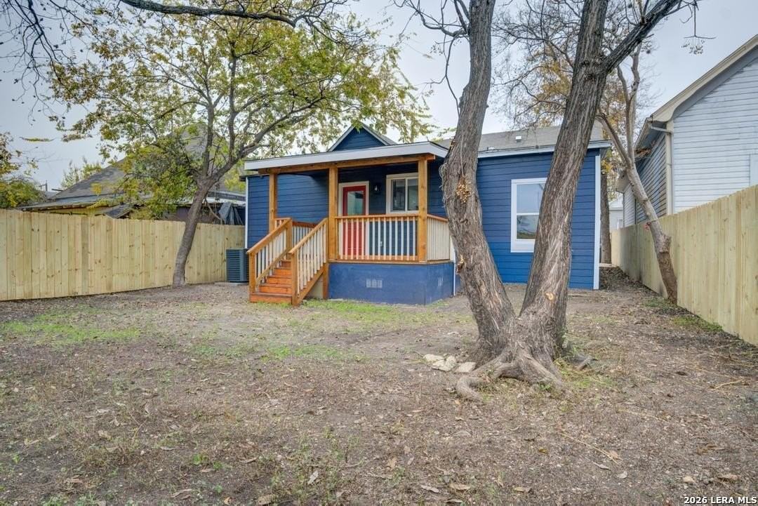 220 Omaha St - Photo 7 of 26