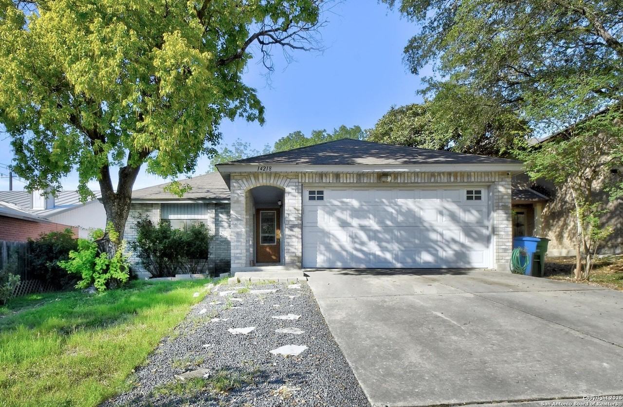 14218 Fairwayhill - Photo 6 of 23