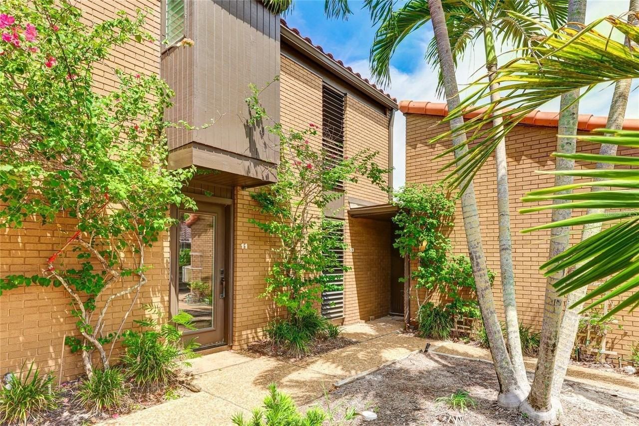 11 Sandy Cove Rd #8F - Photo 2 of 37