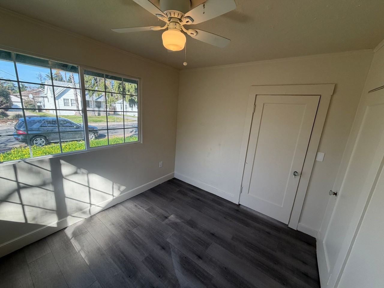 1055 54th St - Photo 7 of 21