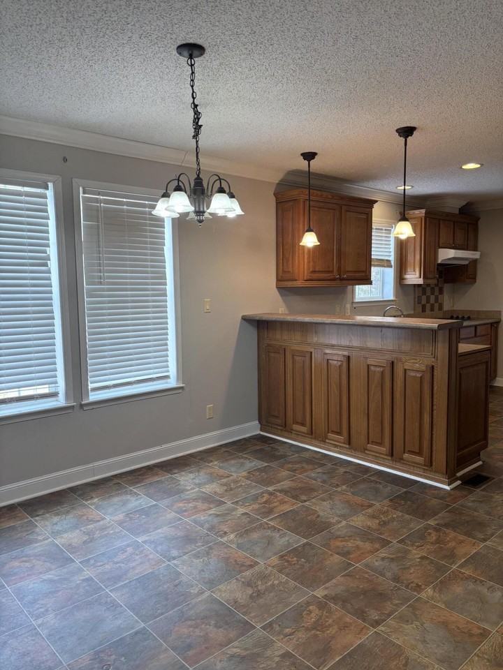 6115 Dinkins Mill Rd - Photo 7 of 42