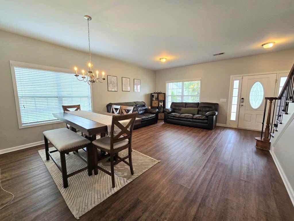 525 Batty Way - Photo 2 of 49