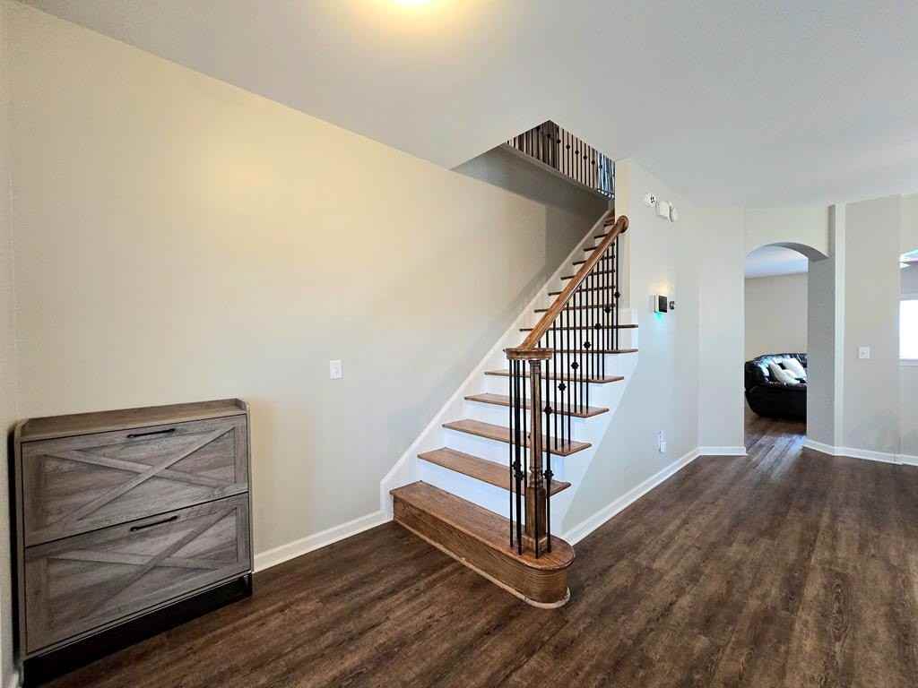 525 Batty Way - Photo 4 of 49