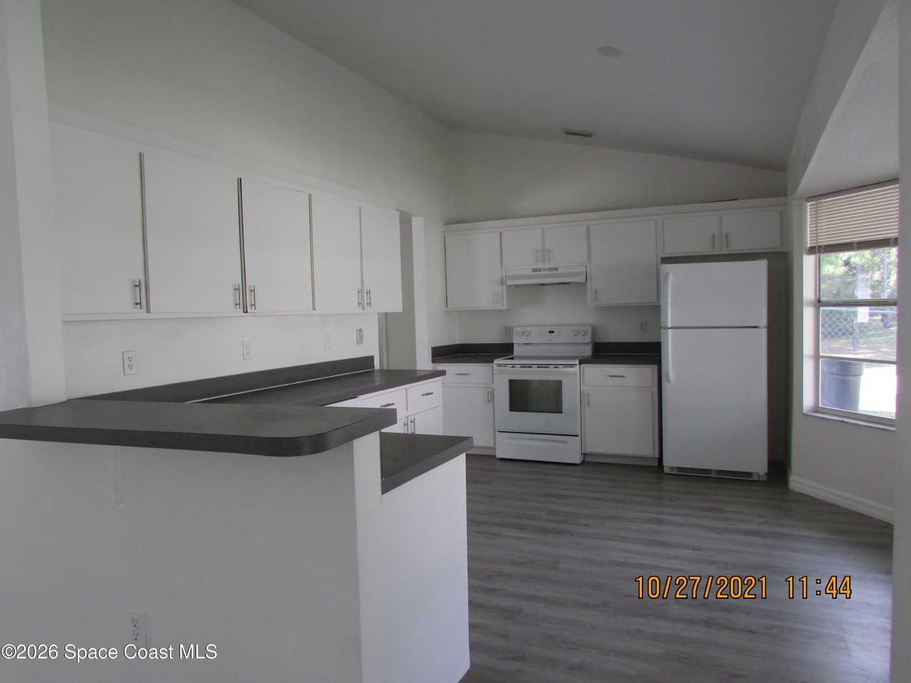 141 Scotch St Sw - Photo 7 of 23