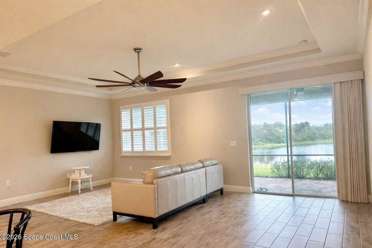 5250 Hebron Dr - Photo 7 of 25