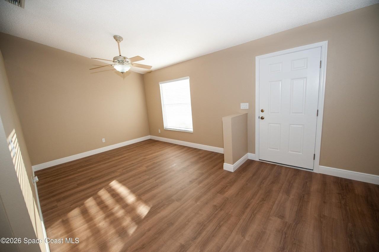 7525 Fringe Pl - Photo 6 of 28