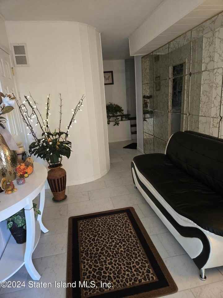 433 Barlow Ave - Photo 2 of 18