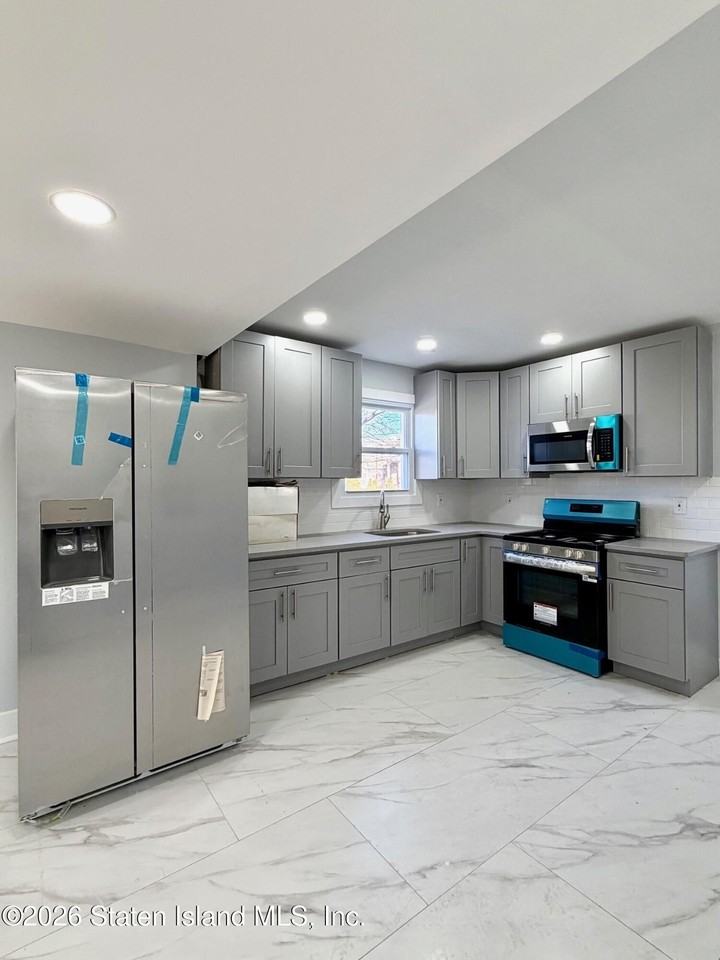 114 Sprague Ave - Photo 7 of 18