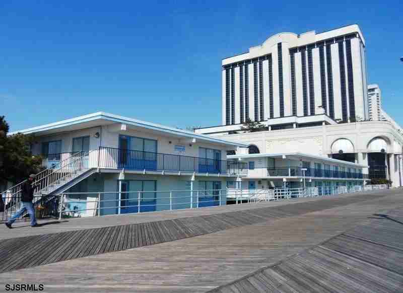 3501 Boardwalk - Photo 2 of 33