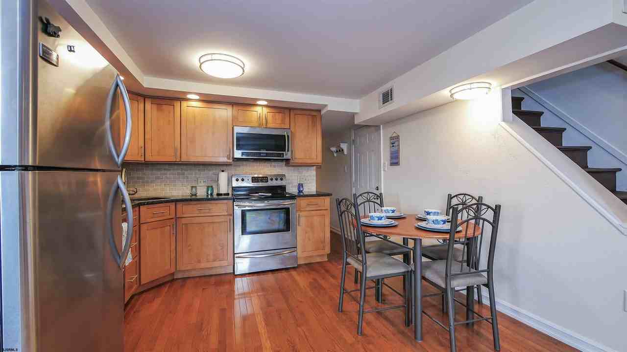 9801 Ventnor Ave - Photo 7 of 26