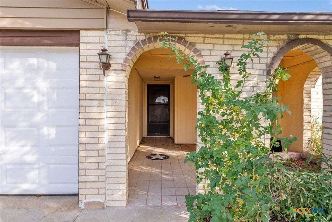 1301 Little St - Photo 3 of 13