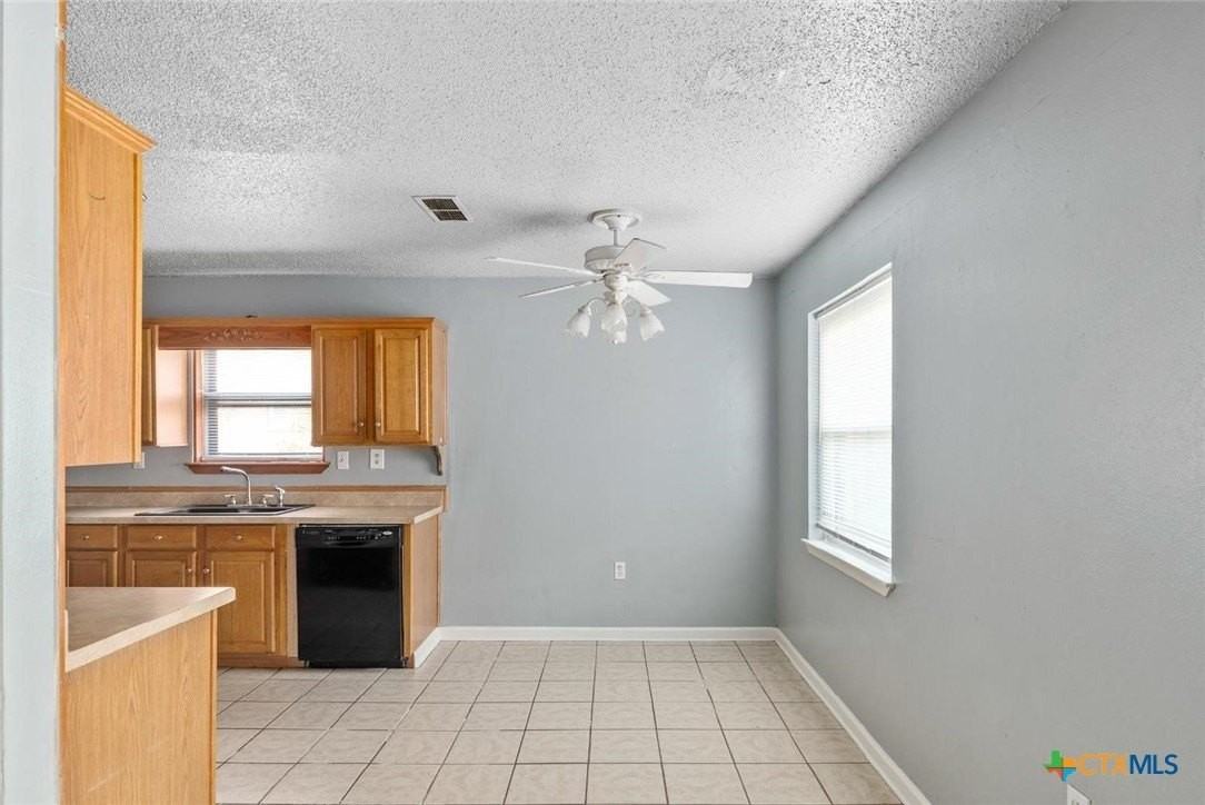 1301 Little St - Photo 7 of 13