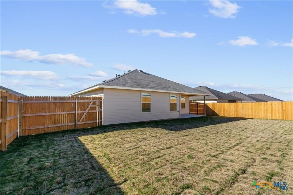 1605 Mesa Verde Dr - Photo 3 of 14