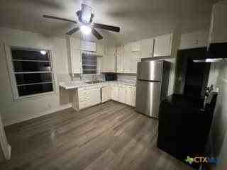 1512 E Barton Ave - Photo 2 of 10