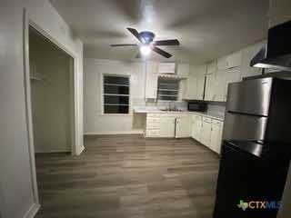 1512 E Barton Ave - Photo 3 of 10