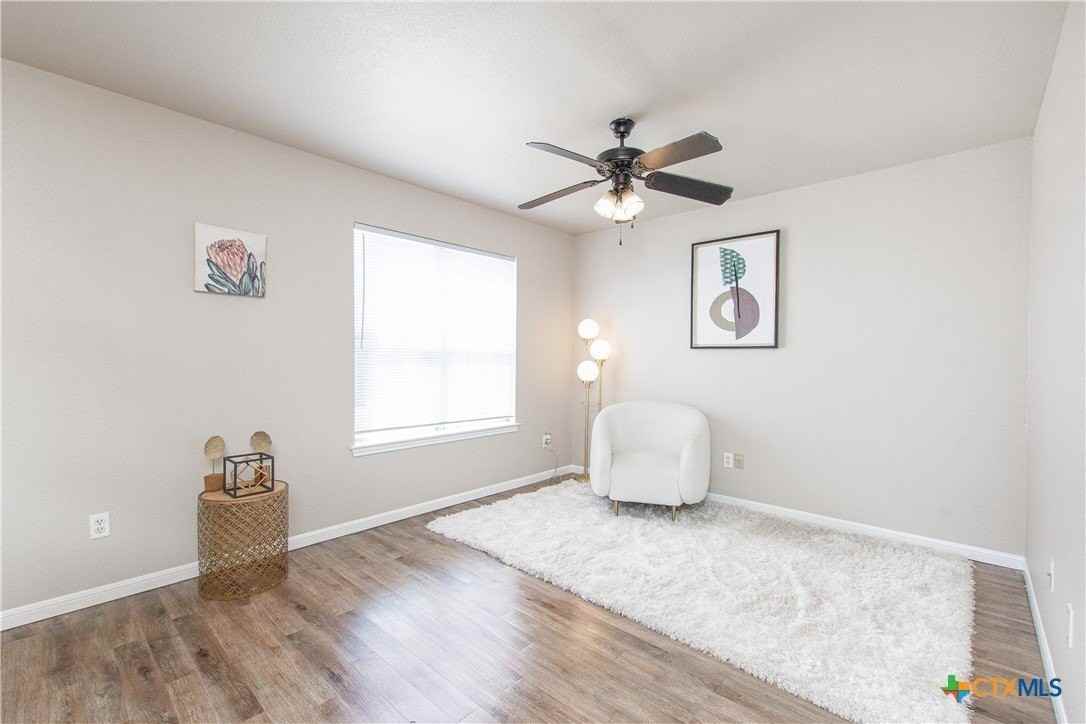 402 Deloris Dr - Photo 7 of 20