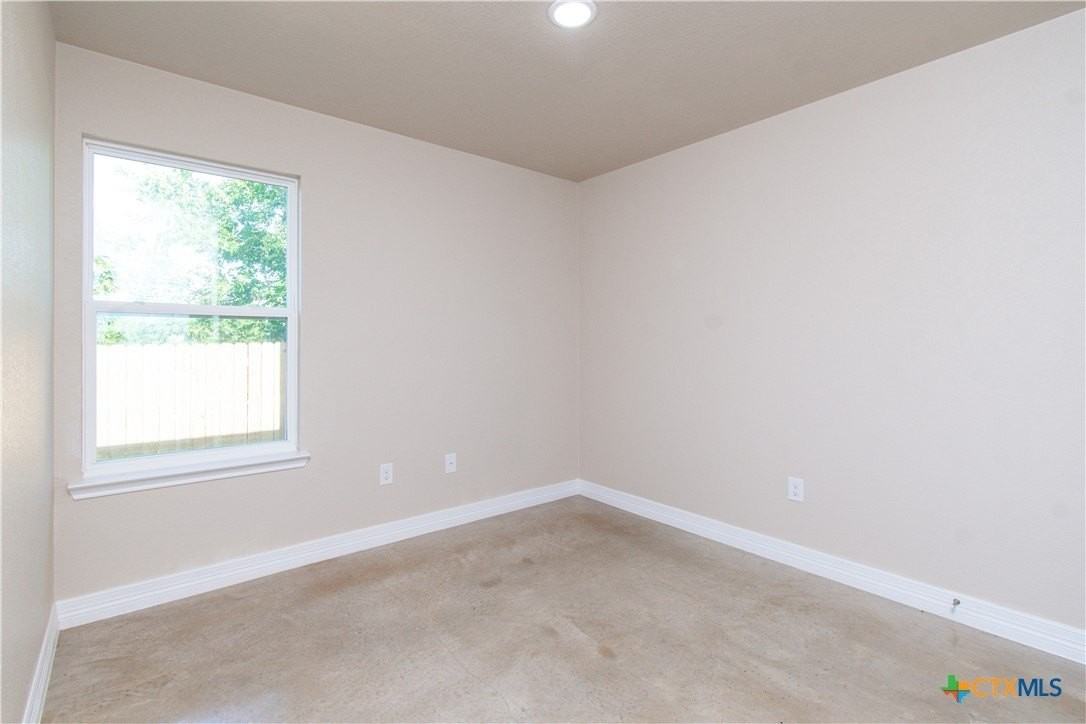 806 White Meadow Ln Apt B #B - Photo 7 of 18