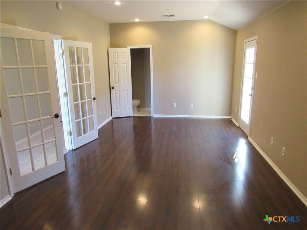 5812 Montrose Dr - Photo 7 of 31