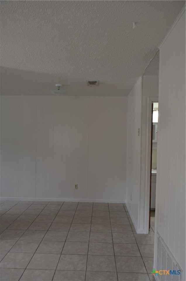 303 E Avenue A Unit B #B - Photo 4 of 9