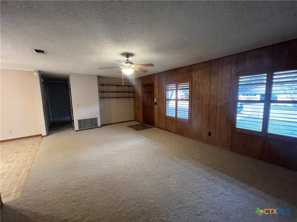 801 Timber Dr - Photo 4 of 23