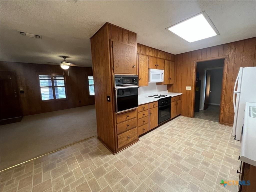 801 Timber Dr - Photo 7 of 23