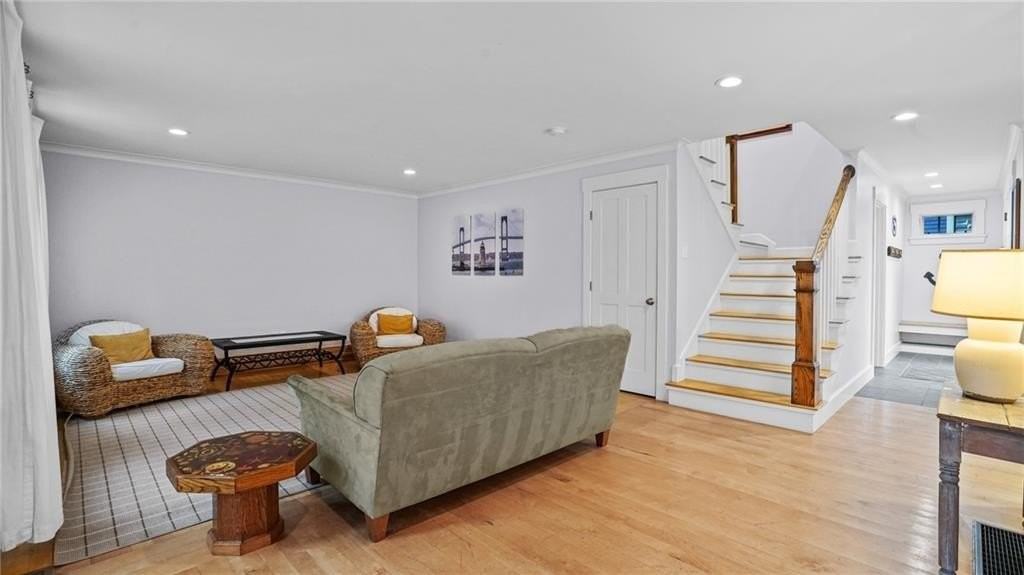 485 Spring St - Photo 3 of 32