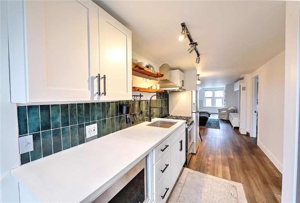 73 Washburn Ave - Photo 3 of 9