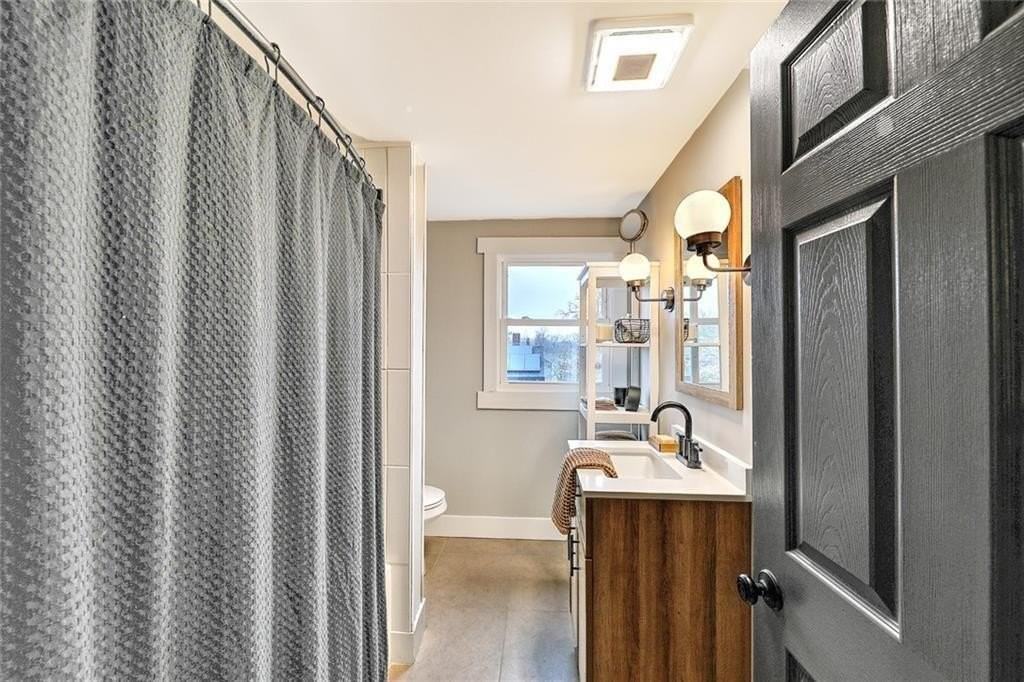 73 Washburn Ave - Photo 6 of 9