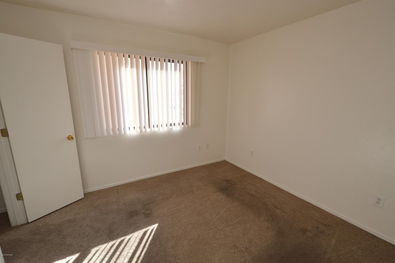 4327 E Bellevue St #2105 - Photo 7 of 8