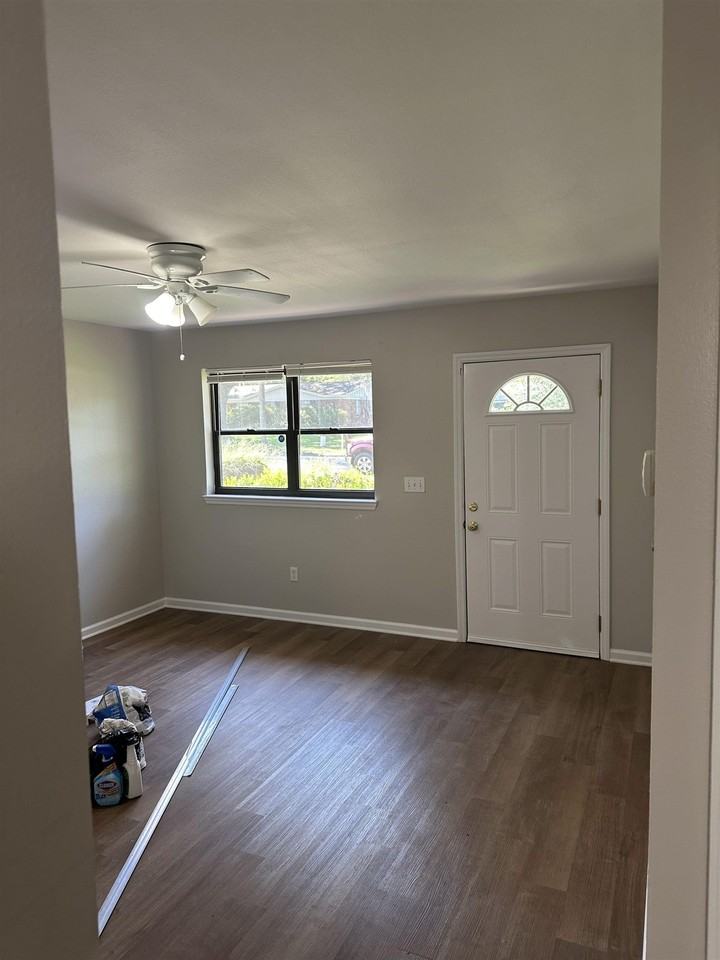 2348 Yorkshire Dr - Photo 7 of 13