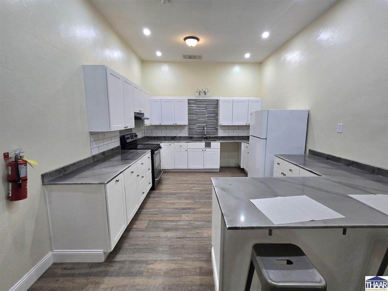 18 W Washington St Apt A - Photo 4 of 12